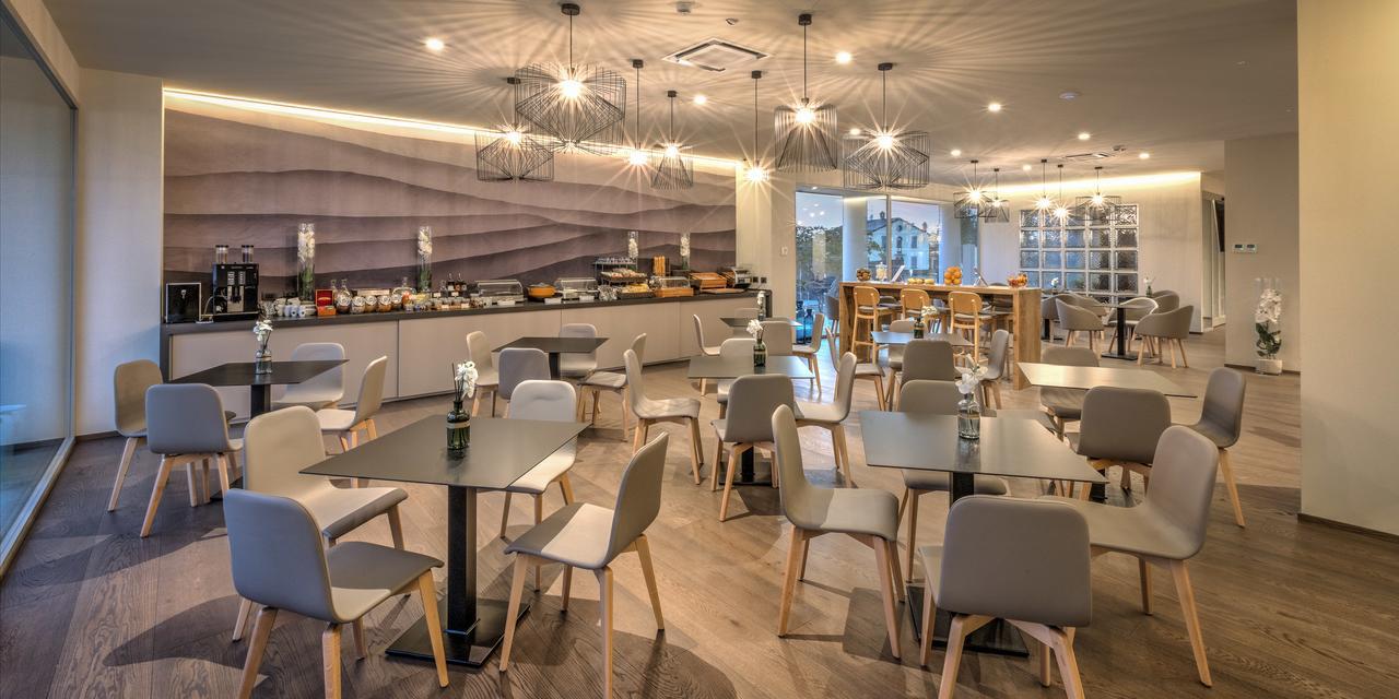 Hotel The Cube Fidenza Bagian luar foto