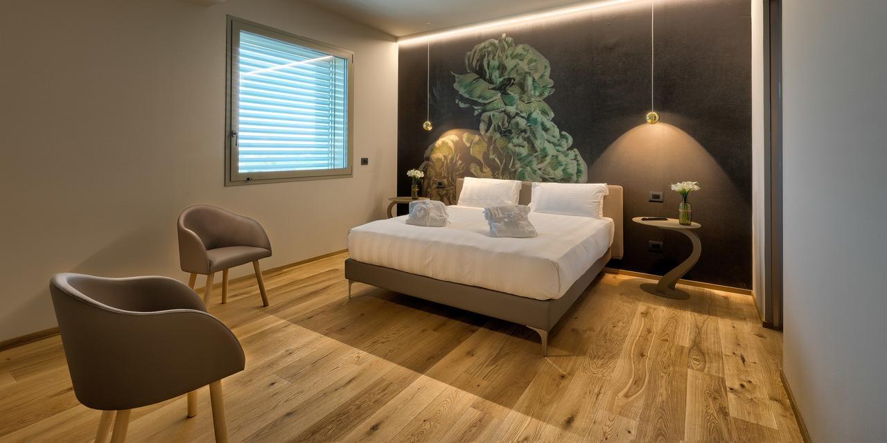 Hotel The Cube Fidenza Bagian luar foto
