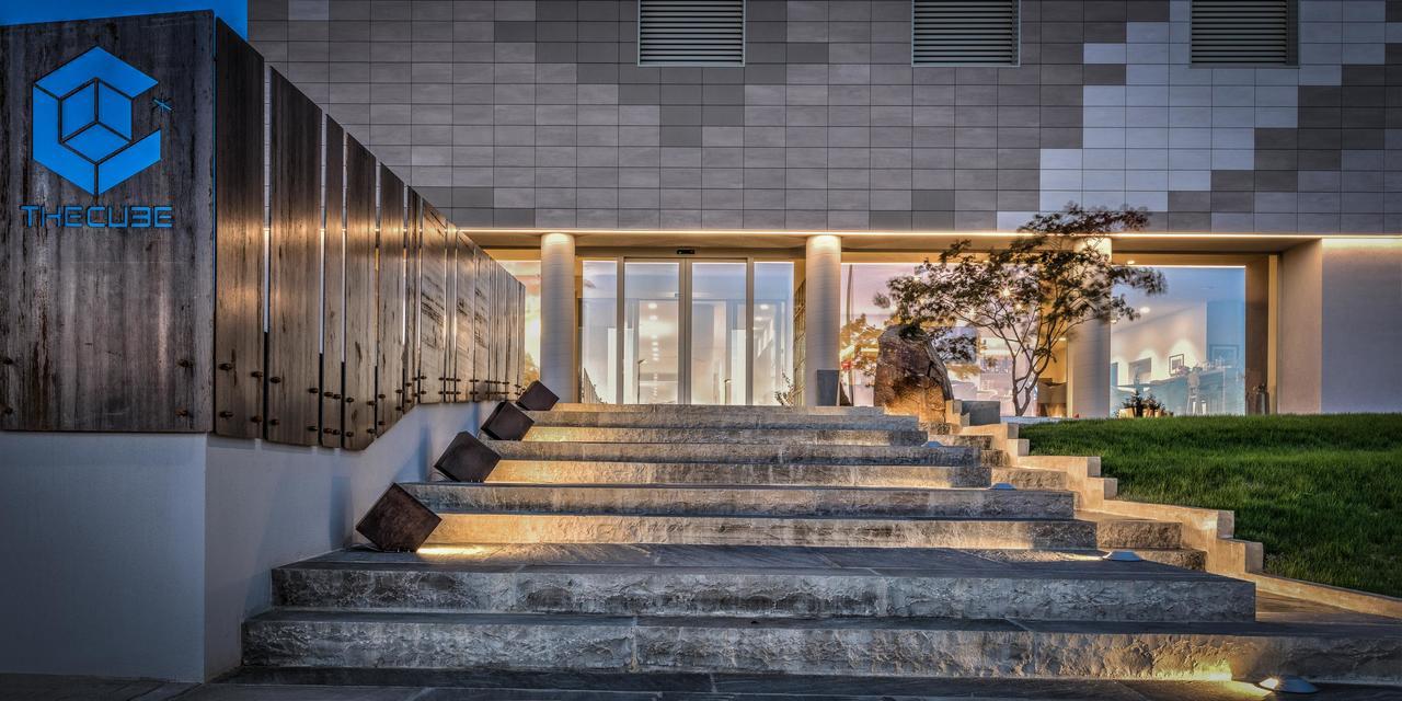 Hotel The Cube Fidenza Bagian luar foto