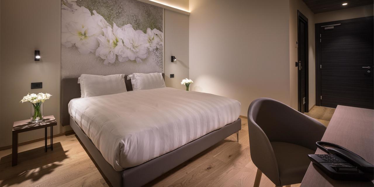 Hotel The Cube Fidenza Bagian luar foto