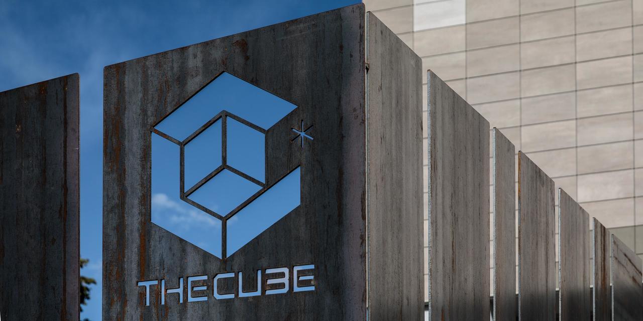 Hotel The Cube Fidenza Bagian luar foto