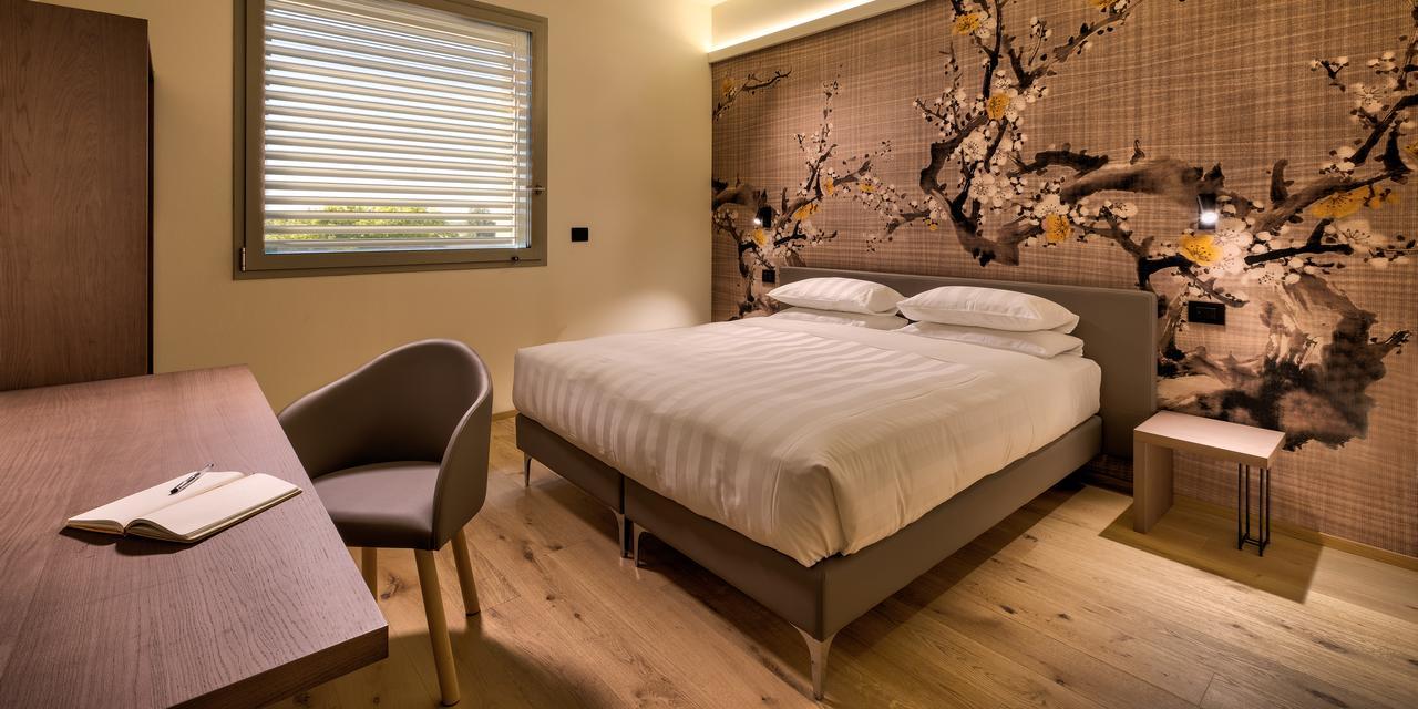 Hotel The Cube Fidenza Bagian luar foto