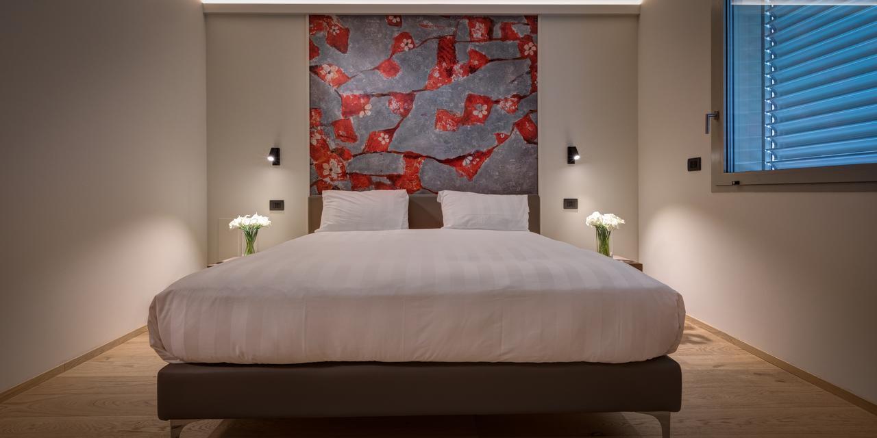 Hotel The Cube Fidenza Bagian luar foto